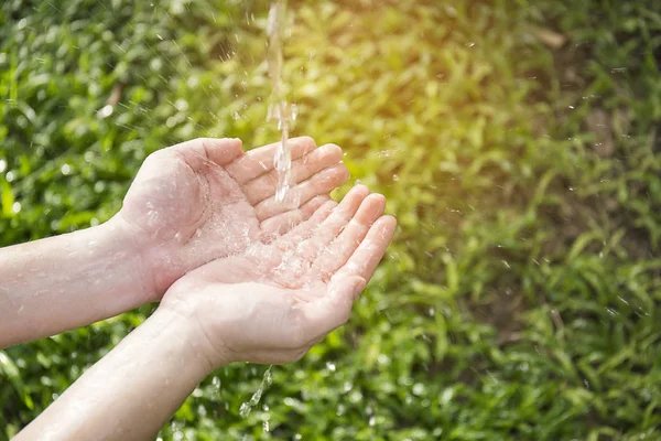 Состояние воды в Украине: текущая ситуация, проблемы и безопасные альтернативы