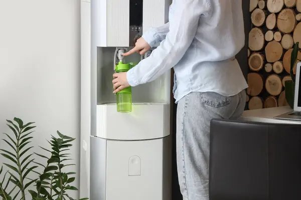 Як працює кулер для води?